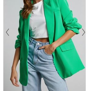 Green Pant Suit: oversized one-button blazer (2), high-waisted cropped pants (4)